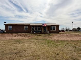 909 W 13th St, Quanah, TX 79252