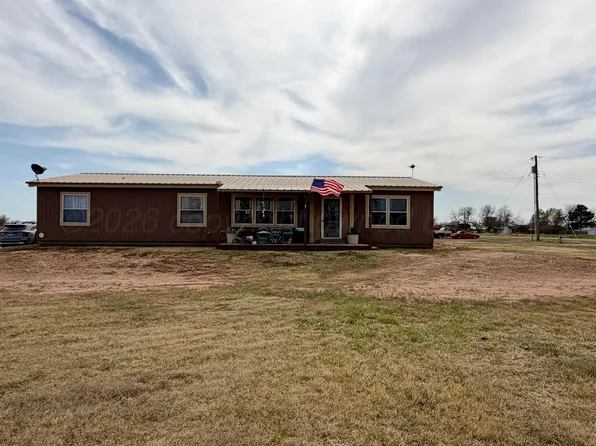 909 W 13th St, Quanah, TX 79252