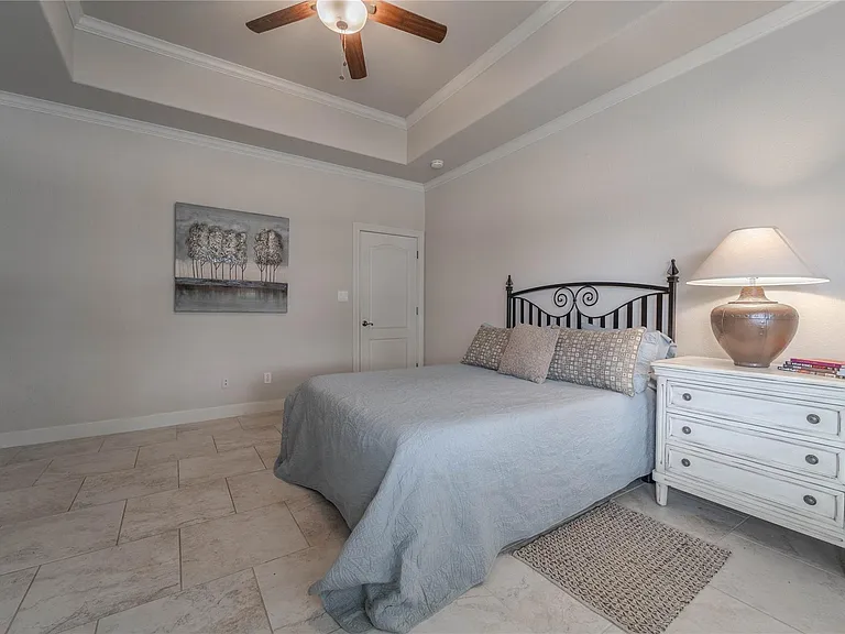 19013 Venture Dr — Photo 9
