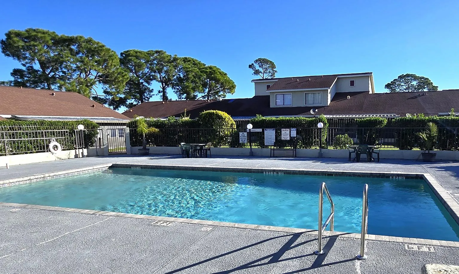 136 Pine Island Cir - 136 Pine Island Circle — Photo 4