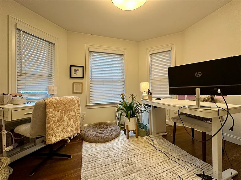 19-21 Bellevue St #3 — Photo 9
