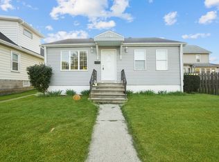 1027 Summit St, Joliet, IL 60435