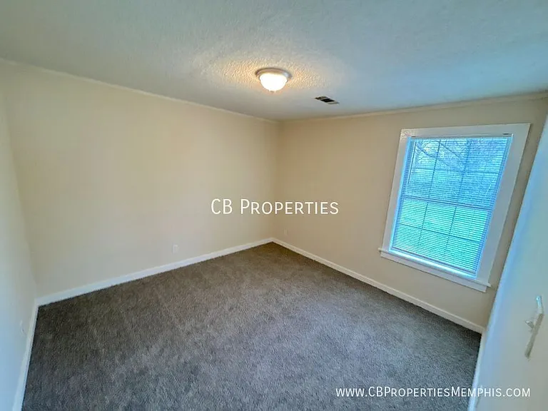 4376 Willow Rd — Photo 7