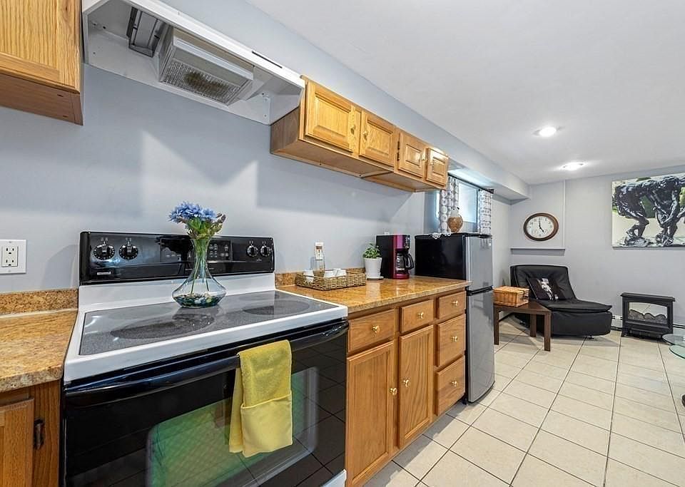 1st image of 81 Savage St #1