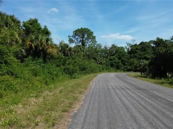 1989 Walcott Loop, Lehigh Acres, FL 33972