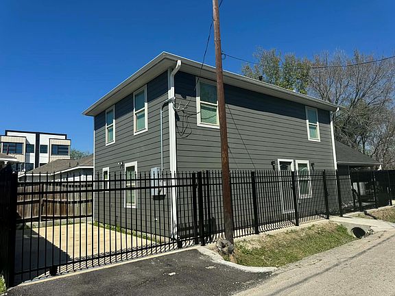 3rd image of 3107 Martha St