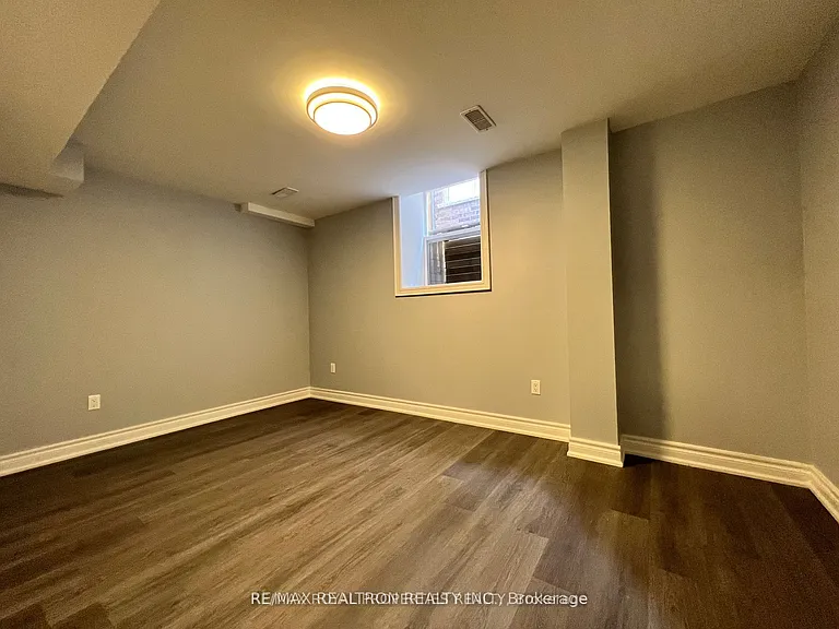 122 Auckland Dr #BASEMENT — Photo 12