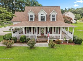 2037 Catherine Lake Rd, Richlands, NC 28574