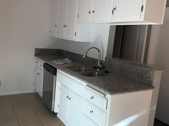 4th image of 215 N Belmont St APT 102