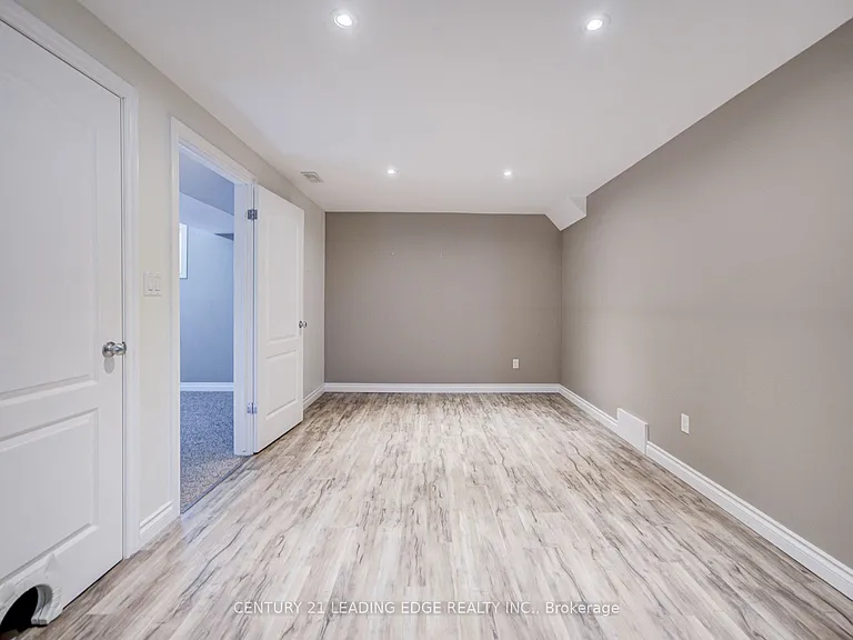 124 College St #9 — Photo 38