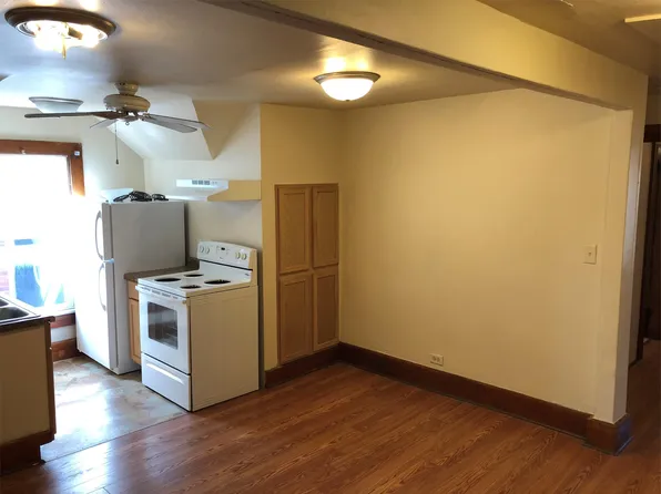 101 W 7th St, Muscatine, IA 52761