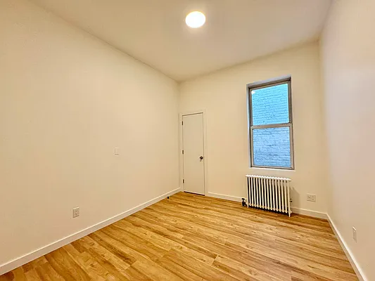 Rented by Astoria Realty | media 12
