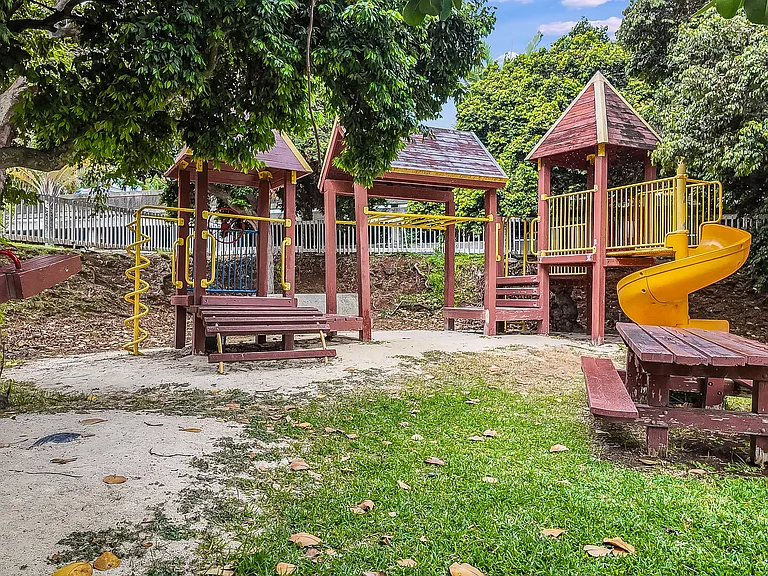 585 Mananai Pl #26U — Photo 10
