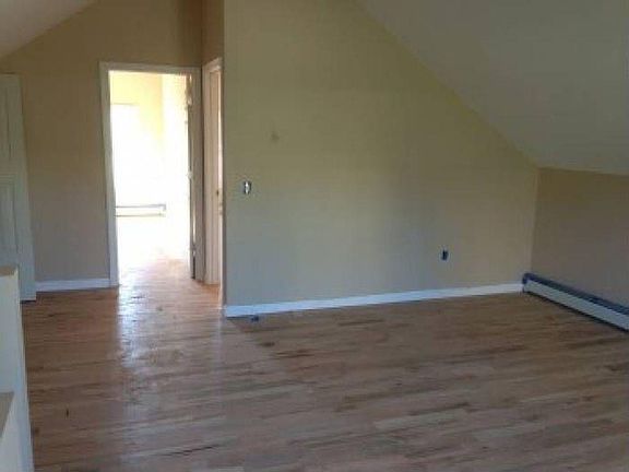 2nd image of 27 De Soto St