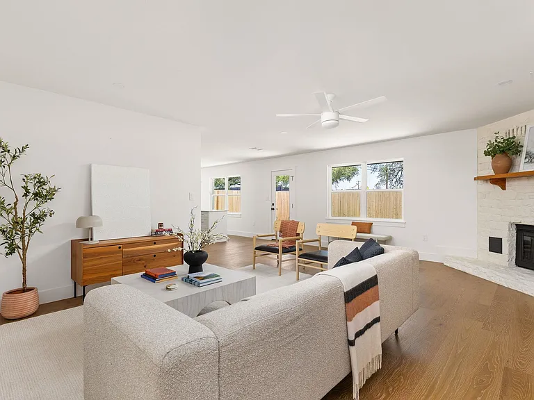 4501 Packsaddle Rd — Photo 36