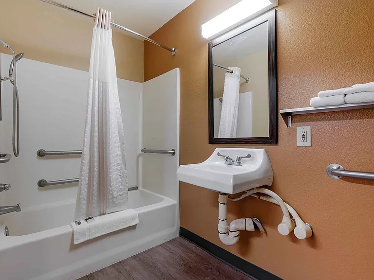 Studio Suite - 1 Queen Bed