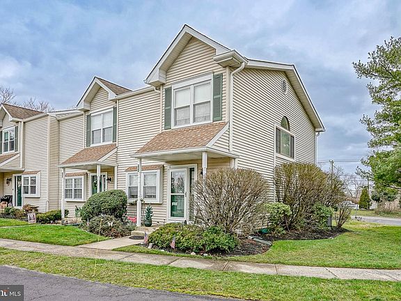 2nd image of 701 Stillhouse Ln