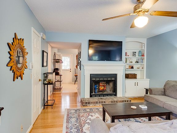 2nd image of 526 Thomas Jefferson Cir