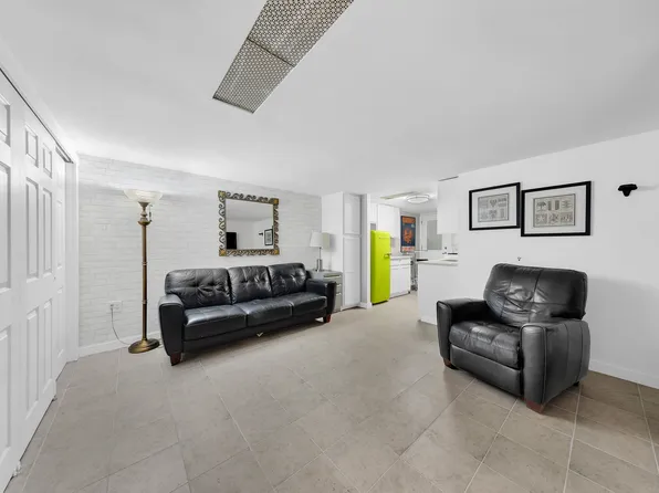 743 East 9th Street image 12 of 14