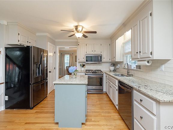 5th image of 11300 Eastcliff Dr