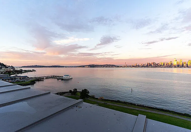 17 Harbor Ave SW — Photo 3