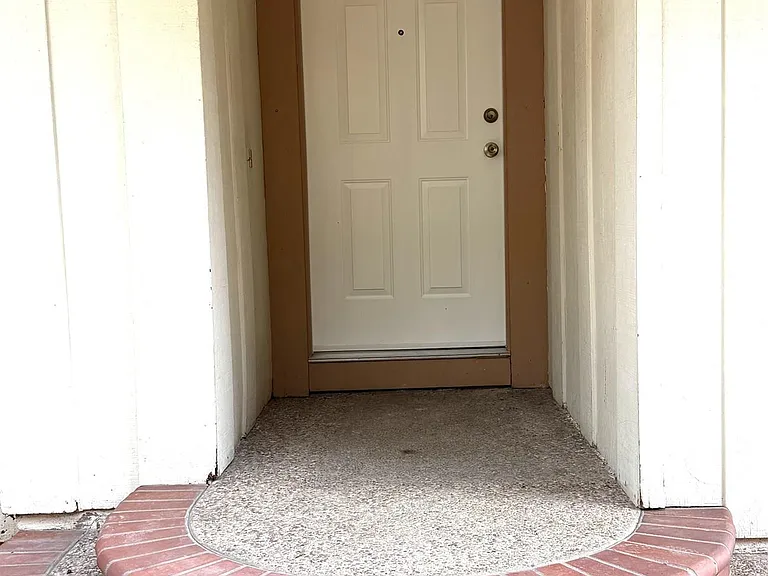4398 N Spoonwood Ct — Photo 7
