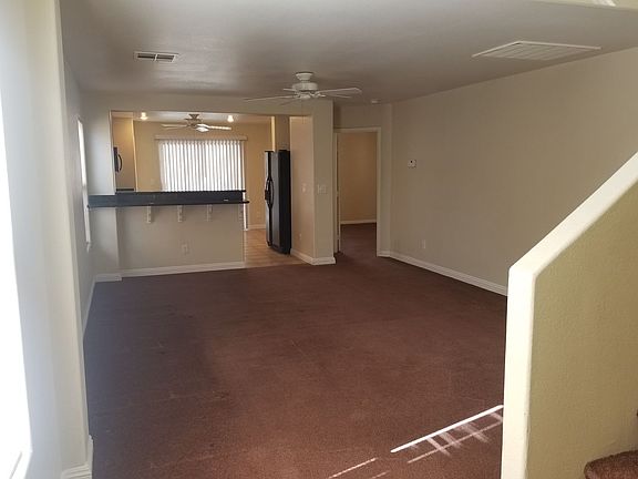 2nd image of 11685 Stivali St