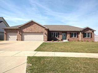 537 Will Ln, Forsyth, IL 62535