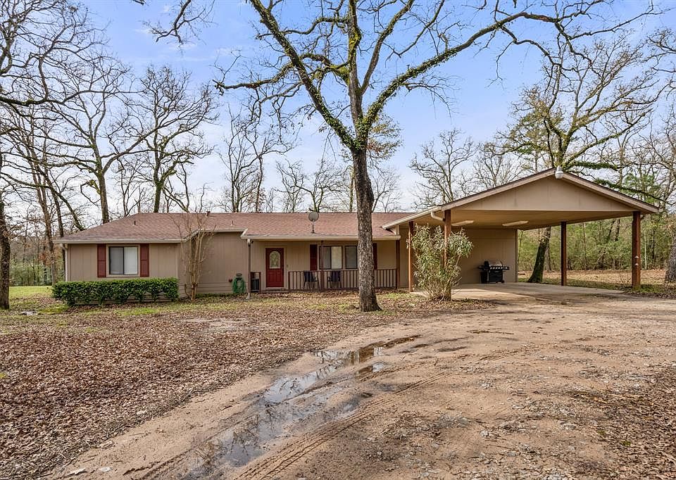 1st image of 4 Deepwood Ln
