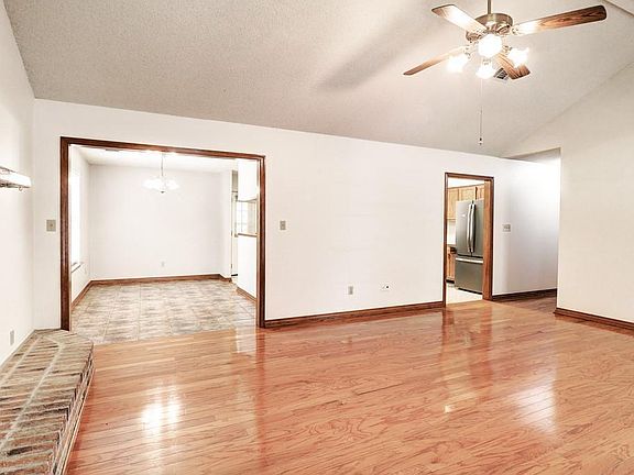 4th image of 21131 Soell Dr