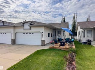 9826 100a Ave, Morinville, AB T8R1T1