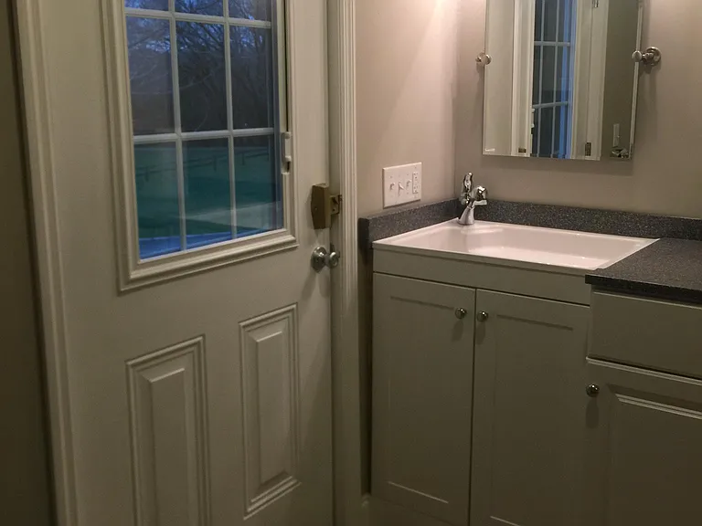 655 N East End Rd #B — Photo 12