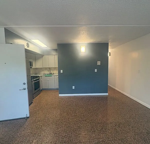 2060 Washington Ave #2 — Photo 6