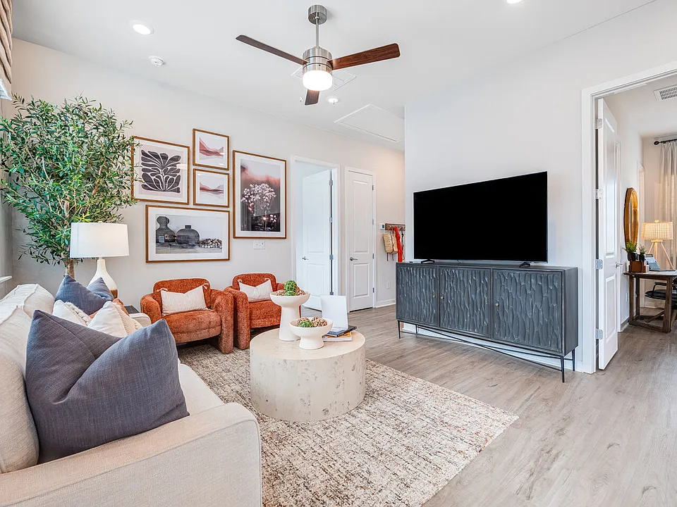 Yardly Laveen Spectrum apartments community photo