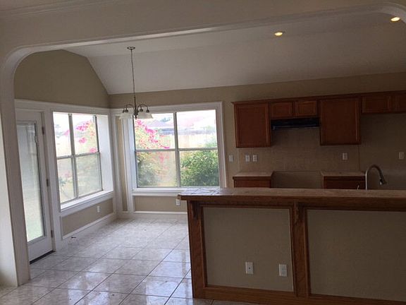 2nd image of 2417 W Champion St