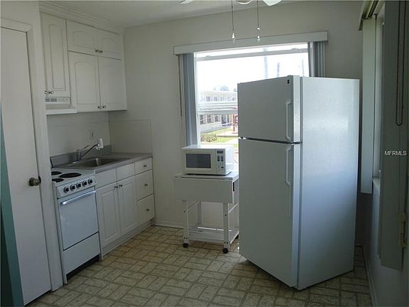 3rd image of 461 W Marion Ave #C