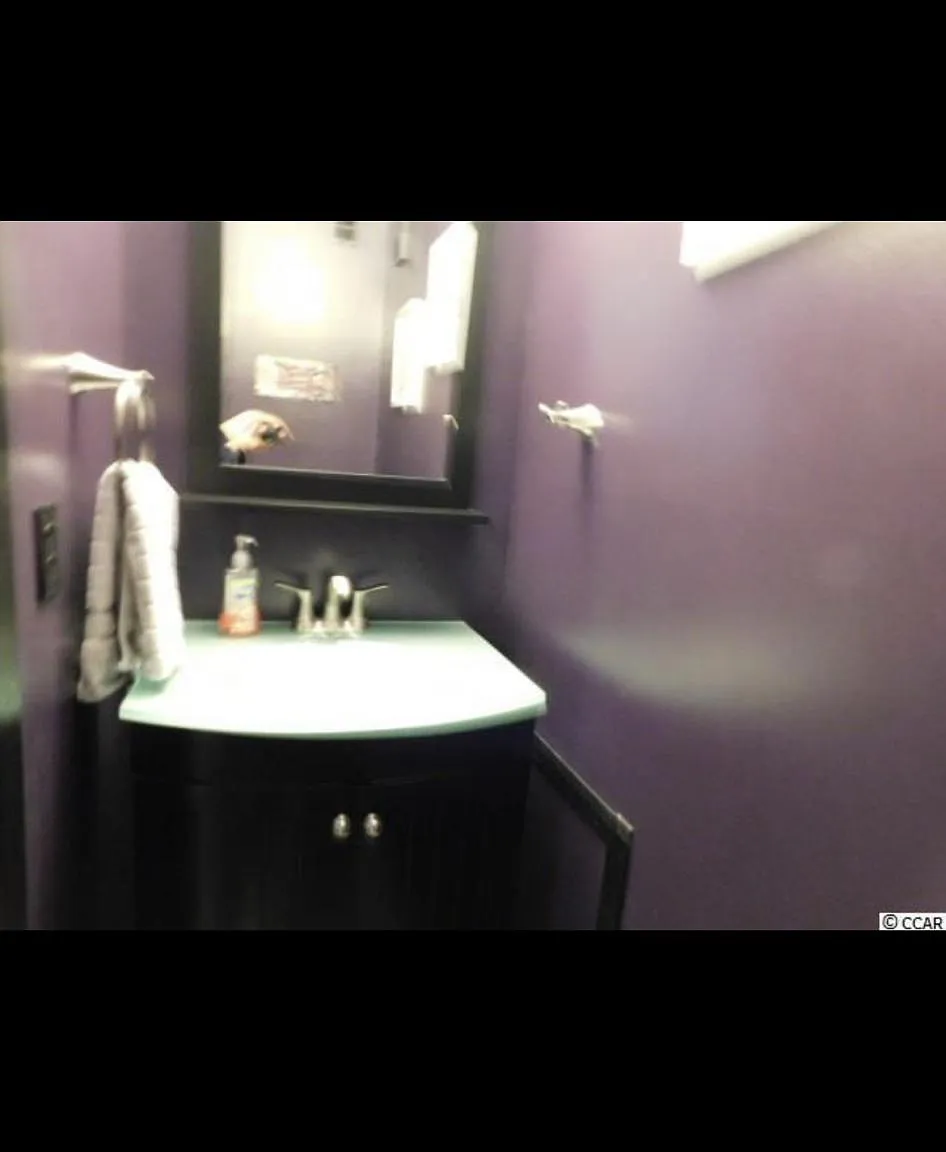 1 bed, 1.5 bath, 650 sqft, $1,100 — Photo 3