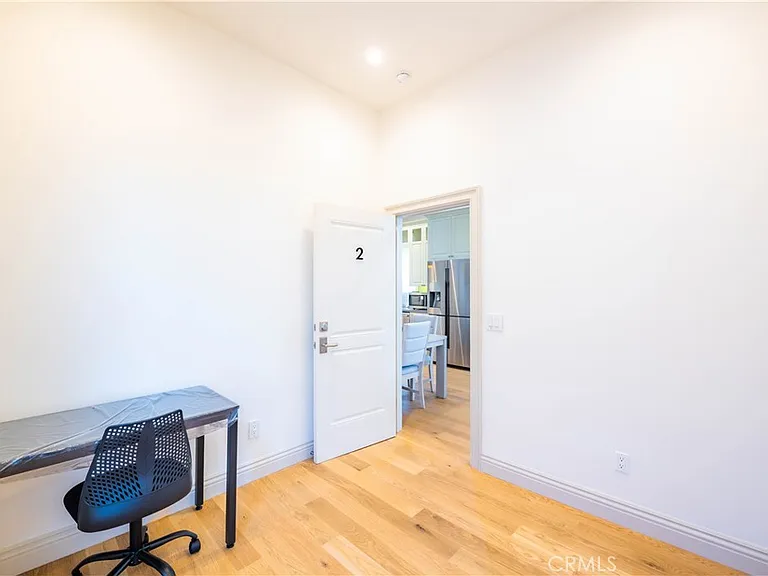 1275 W 23rd St — Photo 24