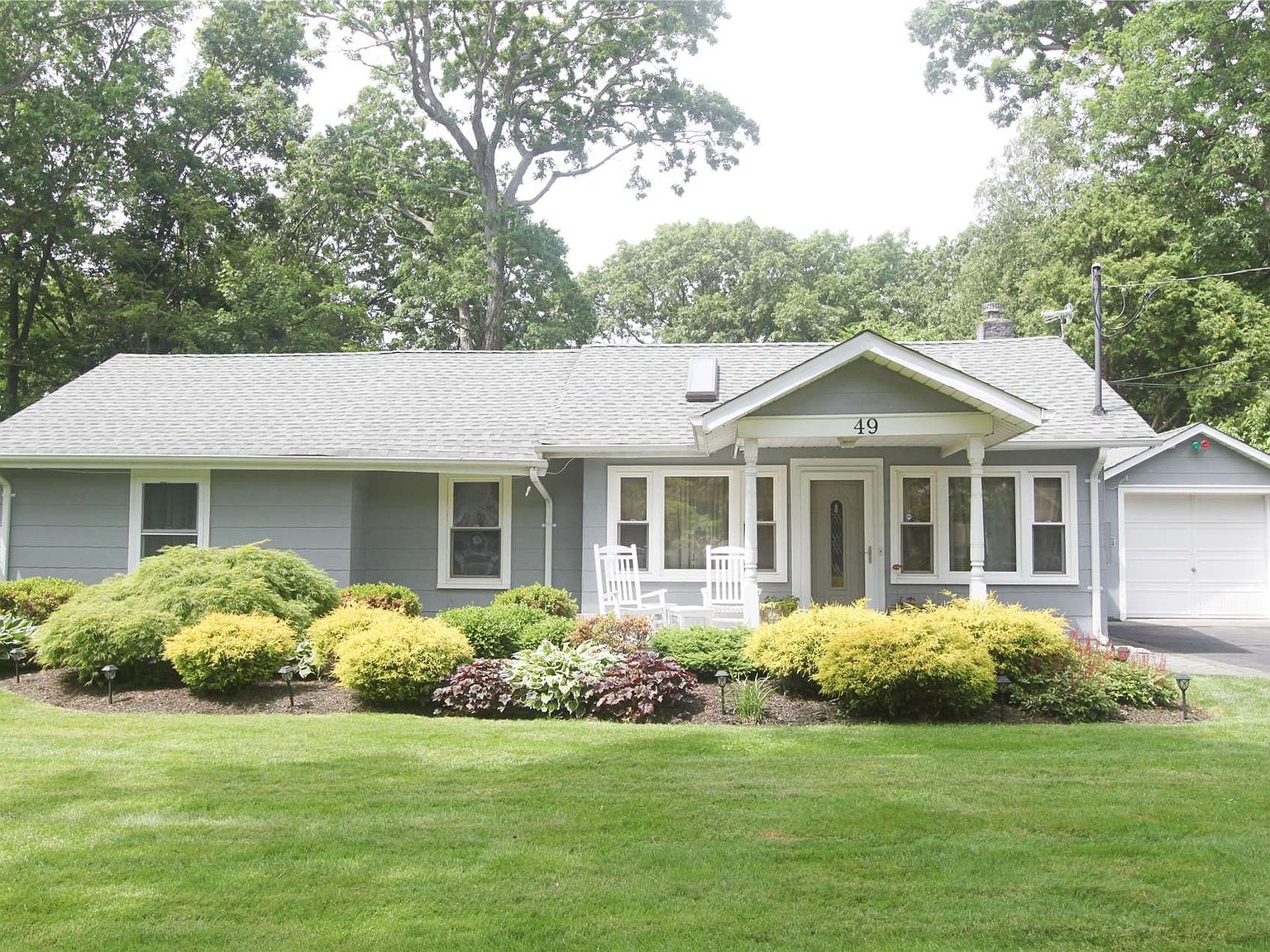 49 E 17th Street, Huntington Station, NY 11746 Zillow