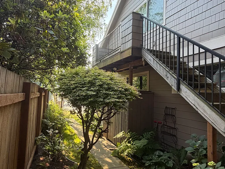 SE 34th Cir — Photo 9