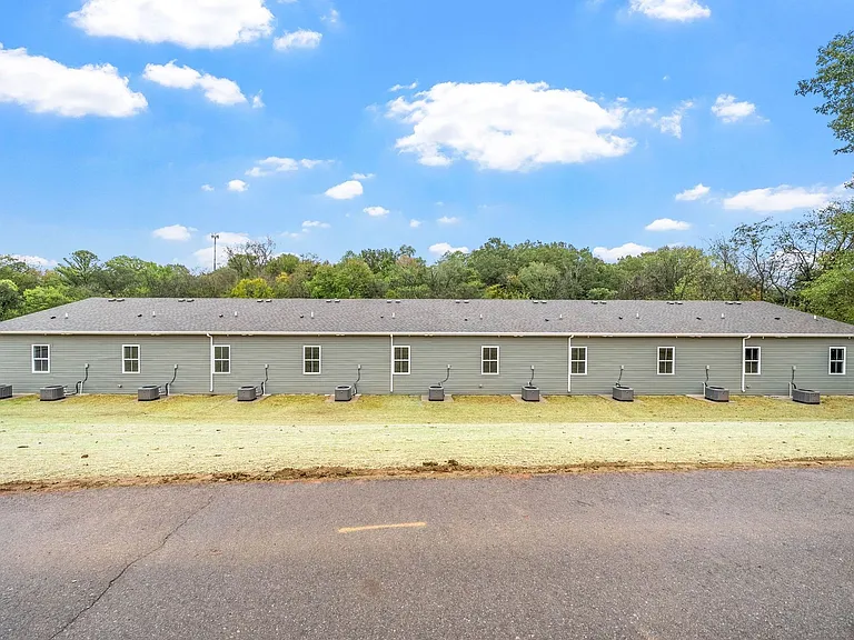 329 Cedar Ct — Photo 8