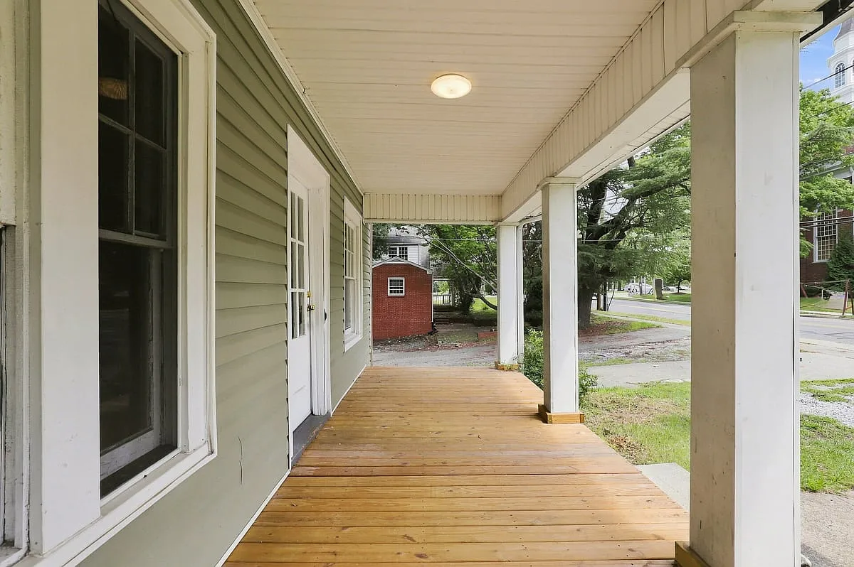 1602 Walker Ave — Photo 3