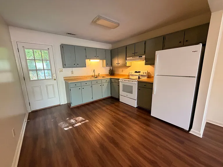 3020 Sherrill Ave #F — Photo 3
