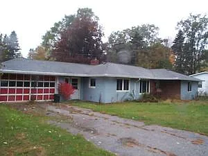 4377 Central St photo 1