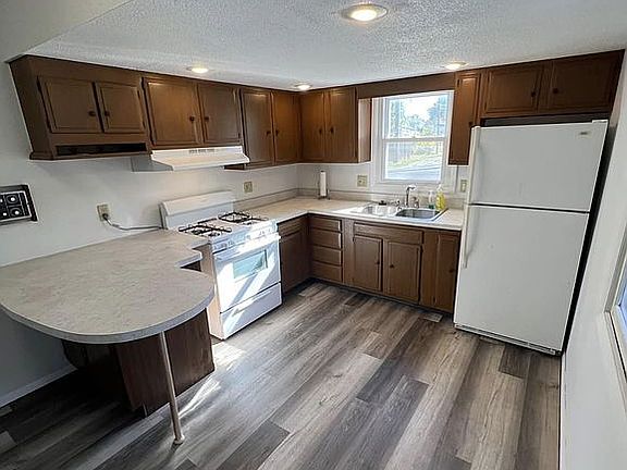 4th image of 2523 Ridge Ave