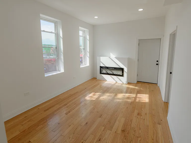 5103 S Winchester Ave #2 — Photo 3