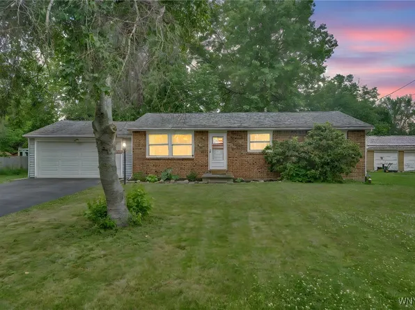 3985 Lincoln Ave, Hamburg, NY 14075