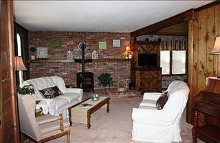 5th image of 229 Jadwin Ave