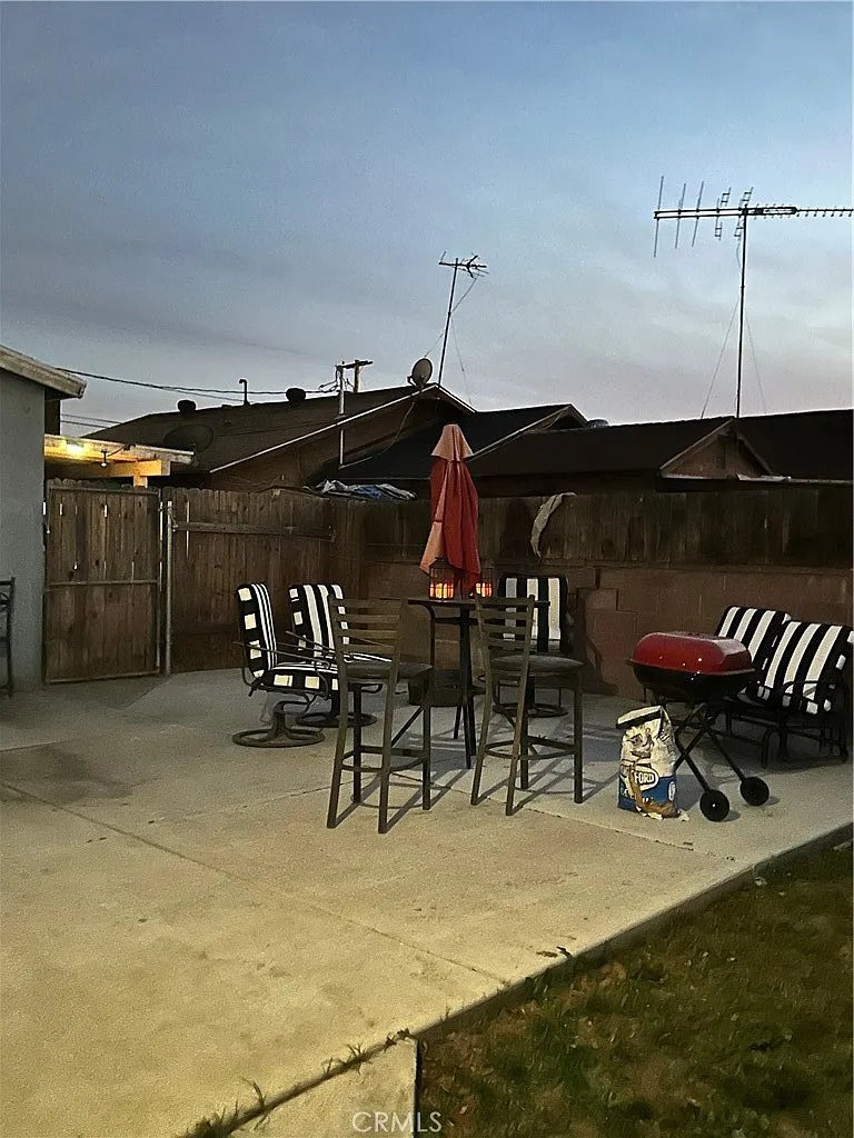 Building Photo - 7459 Ysmael Villegas St