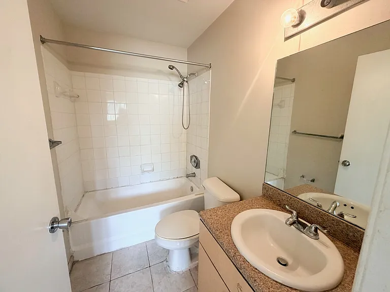 960 Lake Victoria Dr #C-1 — Photo 5